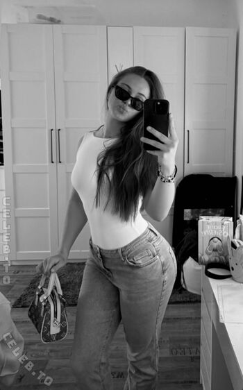 Full leaked Aileen slf private onlyfans photo