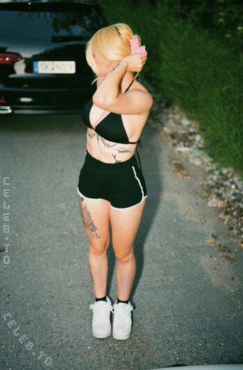 Full leaked Anny vans private onlyfans photo