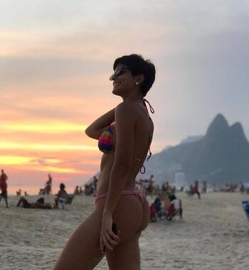 Full leaked Arianelcrd private onlyfans photo