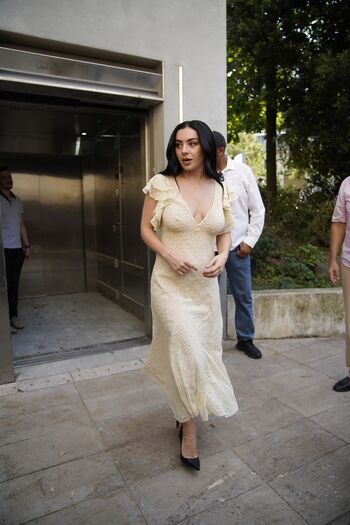 Full leaked Charli xcx private onlyfans photo