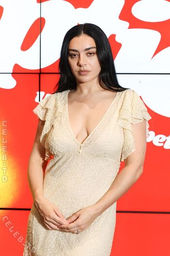Full leaked Charli xcx private onlyfans photo