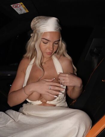 Full leaked Charlllroseeee private onlyfans photo