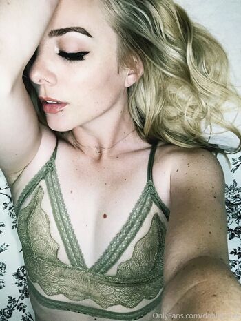 dahlia_free