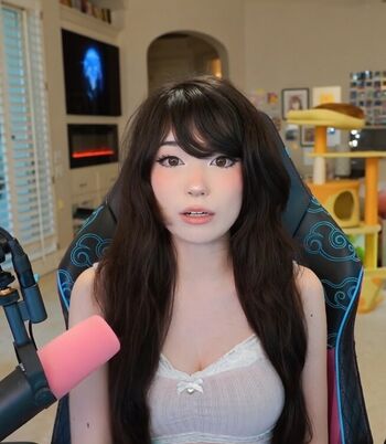 Full leaked Emiru private onlyfans photo