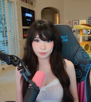 Full leaked Emiru private onlyfans photo