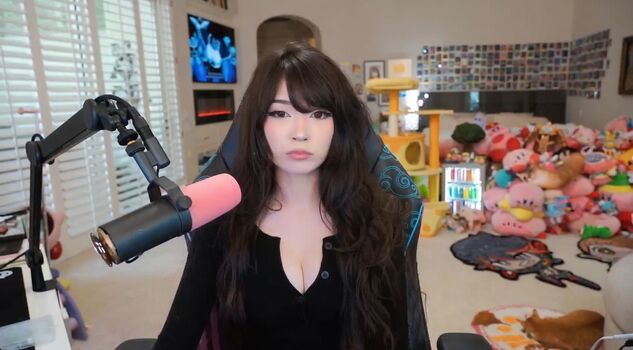 Full leaked Emiru private onlyfans photo