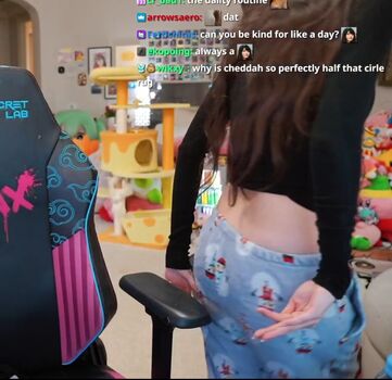 Full leaked Emiru private onlyfans photo