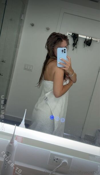 Full leaked Felicity smoak private onlyfans photo