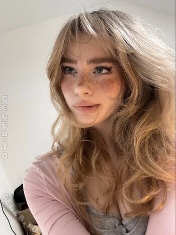 Full leaked Felinenyaa private onlyfans photo