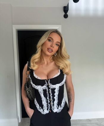 Full leaked Helen flanagan page private onlyfans photo