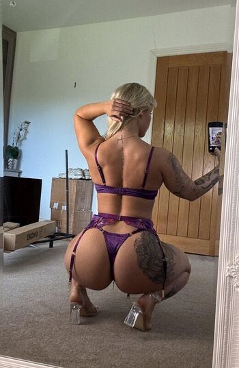 Full leaked Littlemissbunda page private onlyfans photo