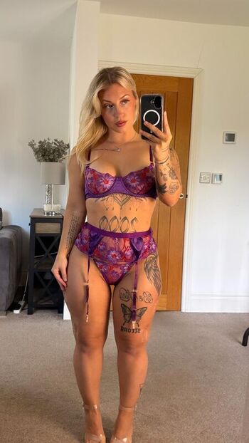 Full leaked Littlemissbunda page private onlyfans photo