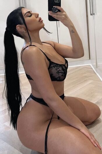 Mandi Vakili