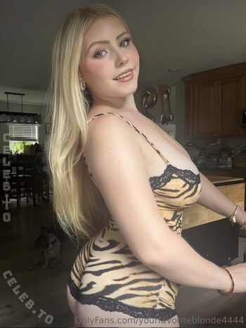 Full leaked Sadie stone private onlyfans photo