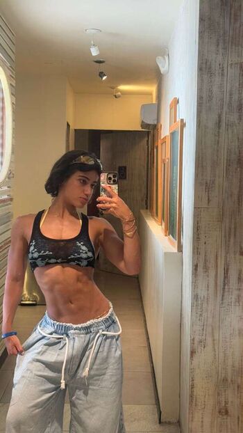 Full leaked Sara saffari private onlyfans photo