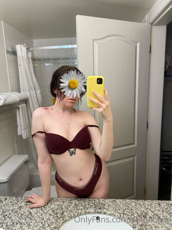 Full leaked Smollbean private onlyfans photo
