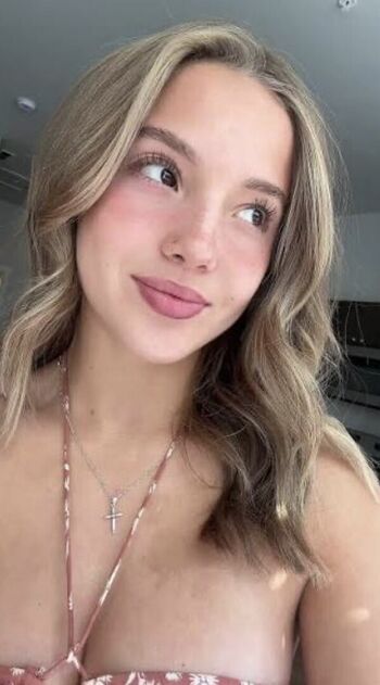 Sydnee Momakov